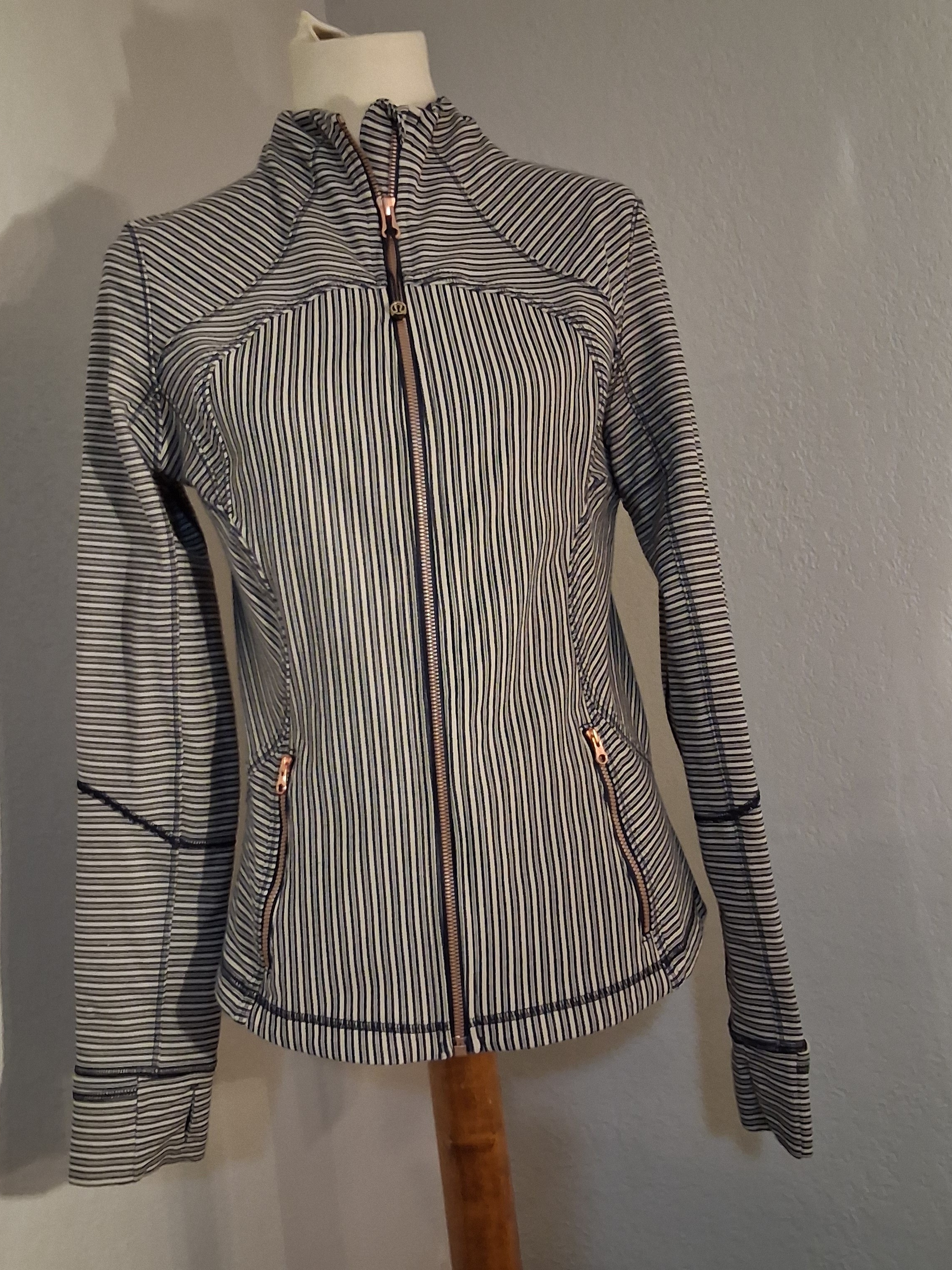 Lululemon Athletica Women's Striped Zip Jacket - White & Black